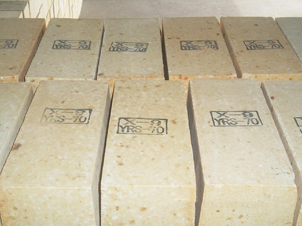 Anti peeling high alumina bricks