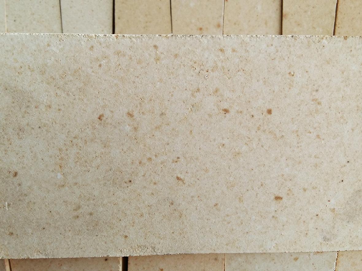 High alumina brick