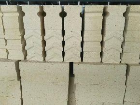 High aluminum anchoring bricks