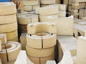 Burner bricks for the combustion chamber of pellet vertical furnace